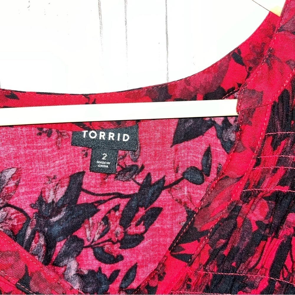Torrid Smocked Babydoll Tunic 2X Red Black Floral Button Front High Low Top - Picture 8 of 8
